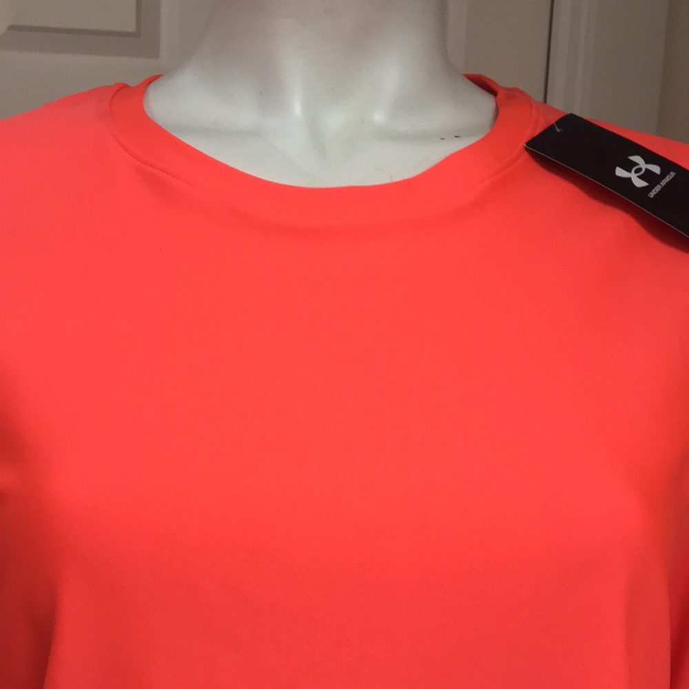 Under Armour Athletic/Athleisure L/S Top, NWT! - Picture 3 of 9